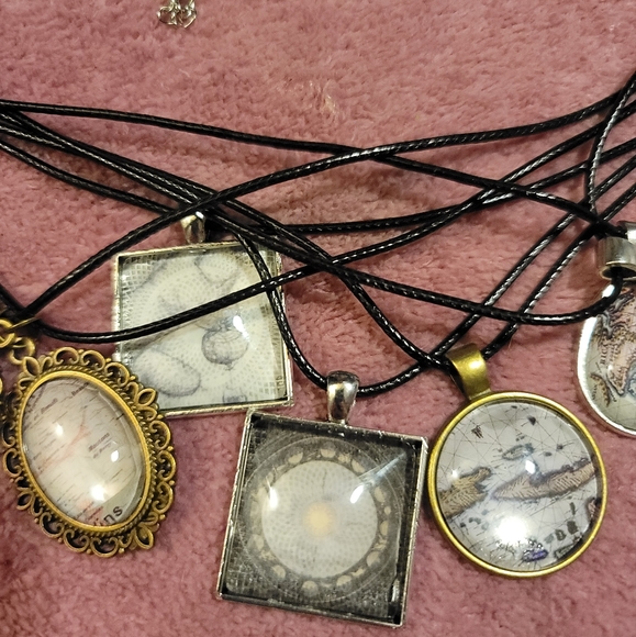 Story in a Locket - Picture 6 of 10